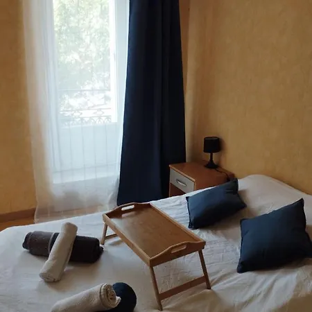 Apartment Pres Du Centre Avec Et Salon Equipe D'internet